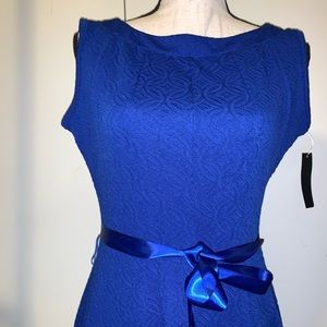 Midi royal blue dress with belt